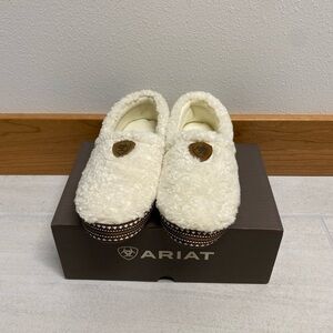 Ariat Snuggle Slippers